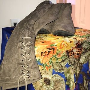 Over the knee suede boots. Dark tsuper